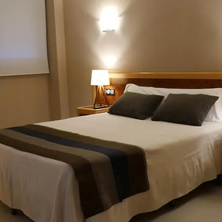 Hotel Hotel Escuela San Cristobal La Cisterniga