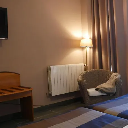 Szálloda Escuela San Cristobal La Cistérniga