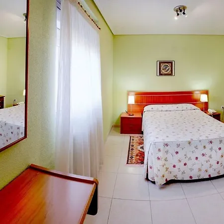 מלון Escuela San Cristobal La Cistérniga