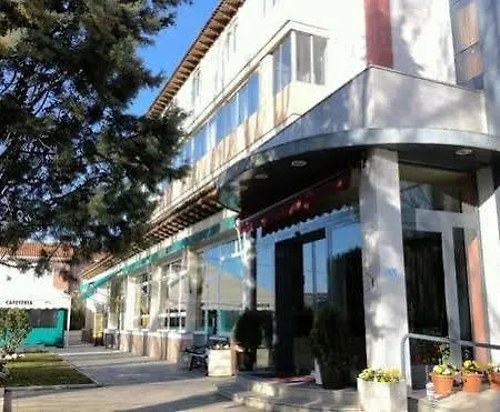 מלון Escuela San Cristobal
