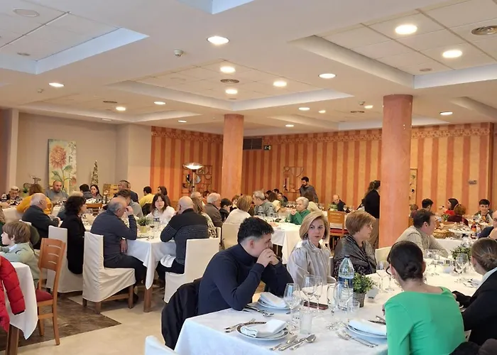 Escuela San Cristobal Szálloda La Cistérniga