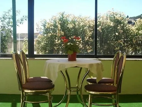 Escuela San Cristobal Hotel La Cistérniga